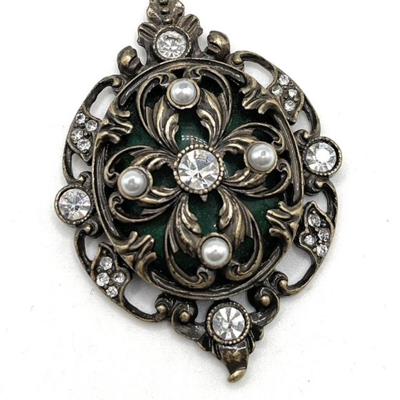 Tresors Ornate Pendant Chloe + Isabel - C003 - Picture 1 of 3